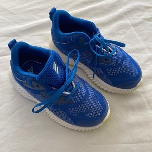 Adidas boys shoes size 9